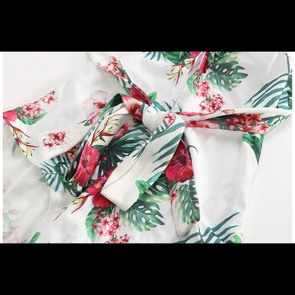 ✨FLORAL ONE PIECE SWIMSUIT✨ - Picture 5 of 8